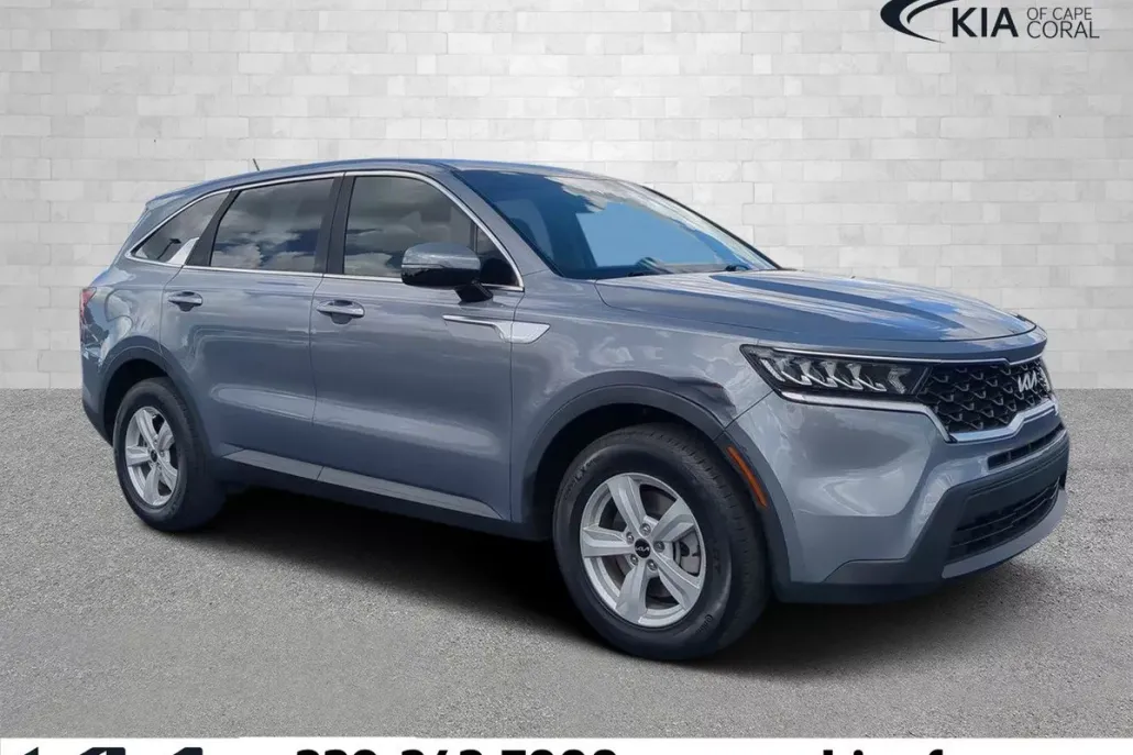 2022 Kia Sorento LX photo 1