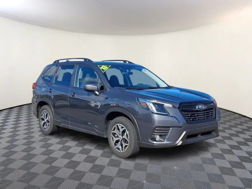 2023 Subaru Forester Premium photo 1