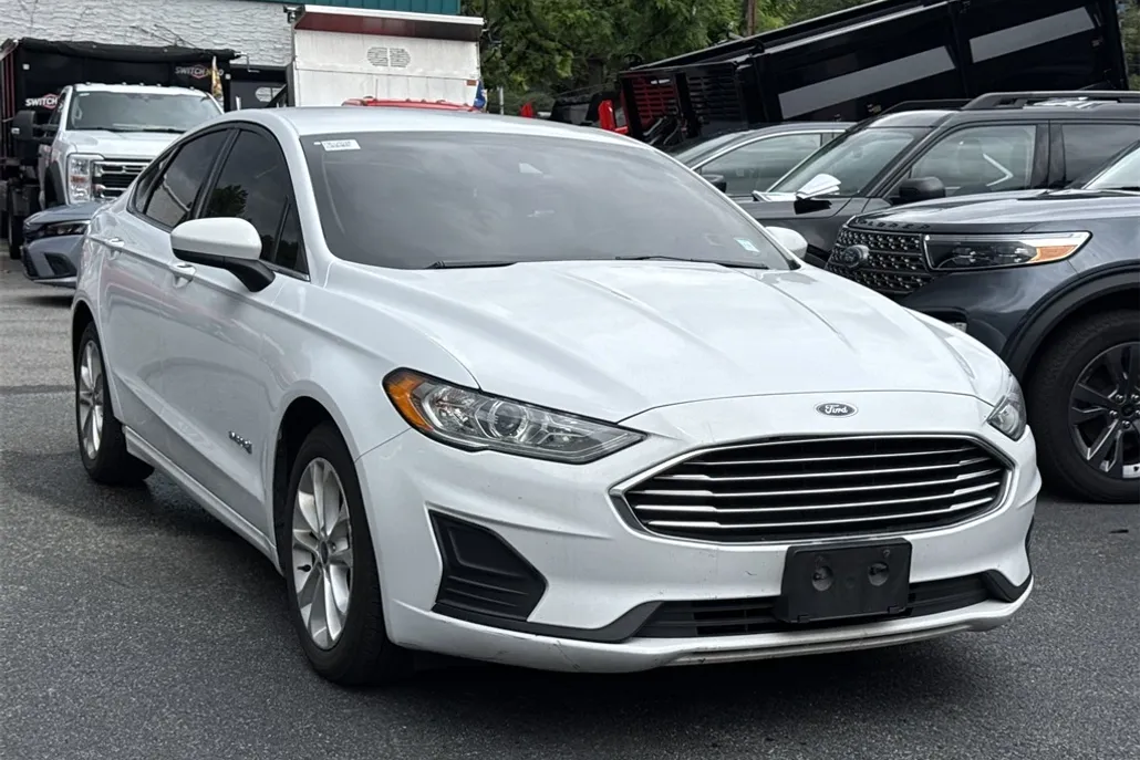 2019 Ford Fusion Hybrid SE photo 1