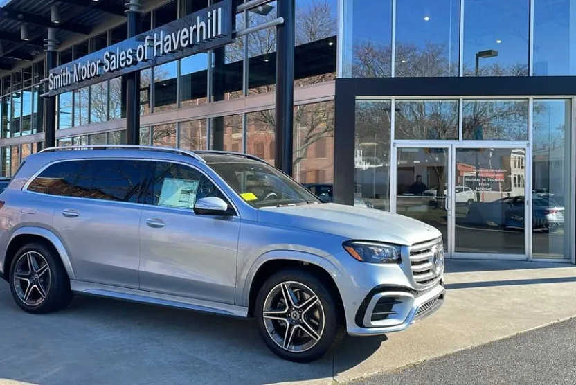 2025 Mercedes Benz GLS 450 4MATIC photo 1
