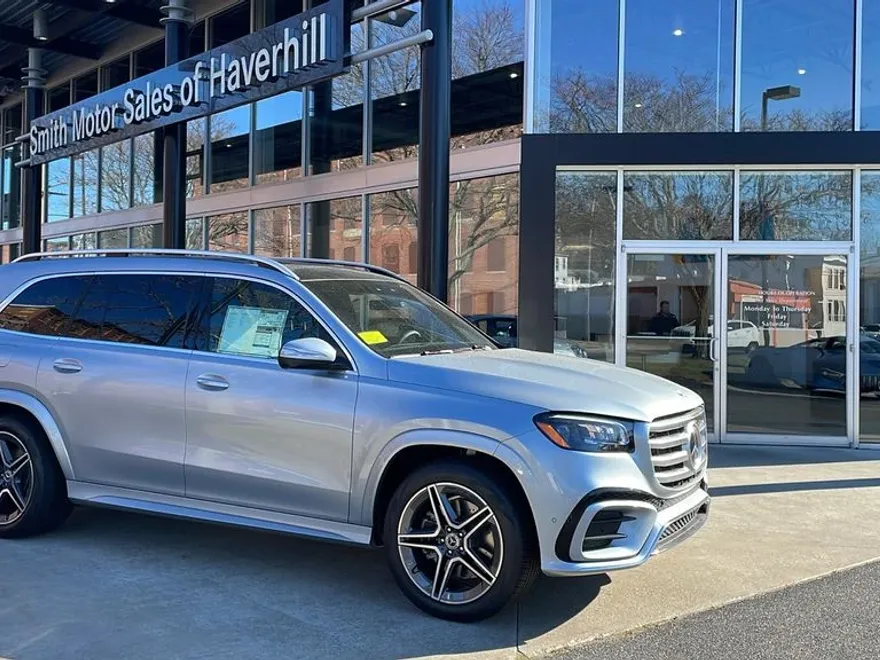 2025 Mercedes Benz GLS 450 4MATIC photo 1