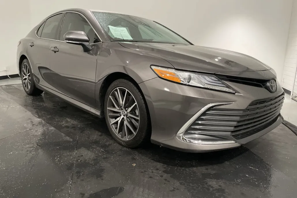 2023 Toyota Camry XLE photo 1