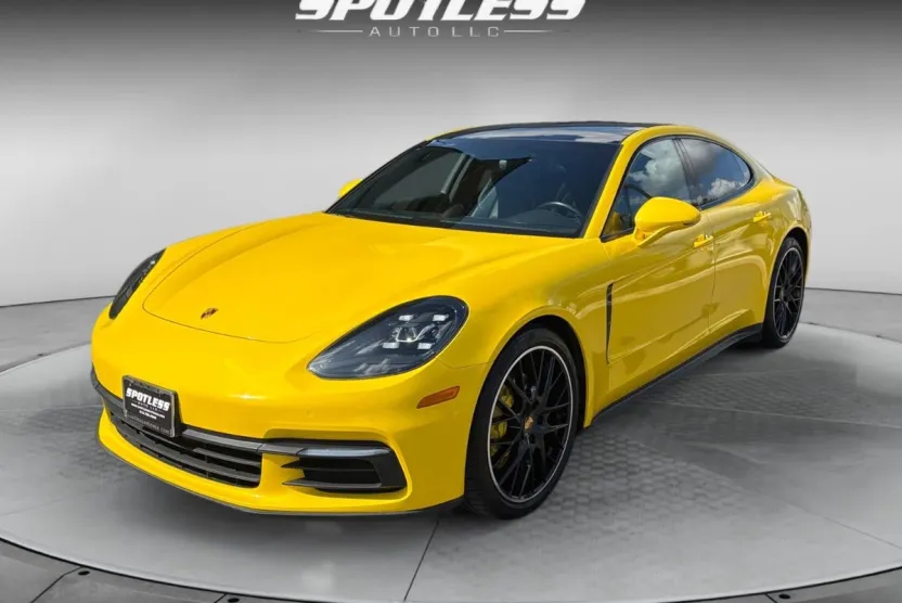 2018 Porsche Panamera 4 photo 1