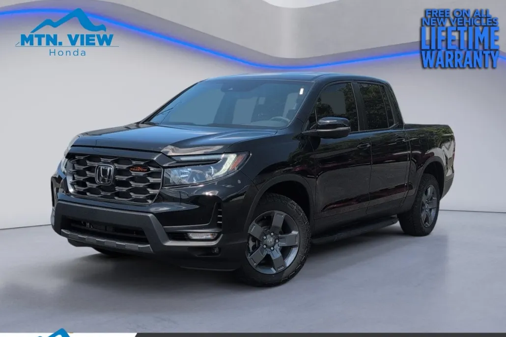2025 Honda Ridgeline TrailSport photo 1