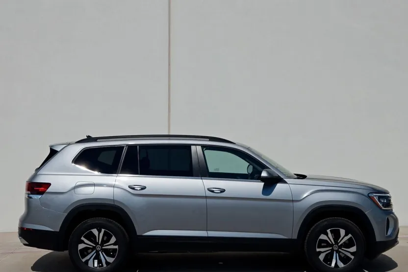 2026 Volkswagen Atlas SE photo 1
