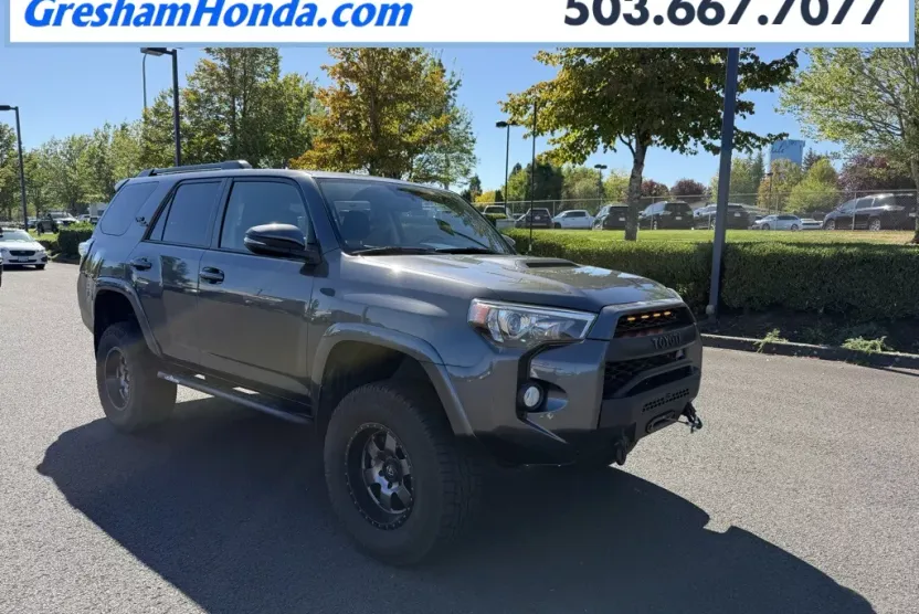 2019 Toyota 4Runner TRD Off-Road Premium photo 1