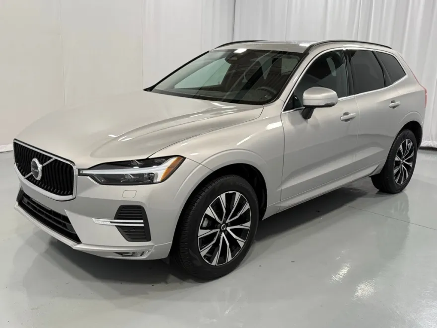 2023 Volvo XC60 B5 Core photo 1
