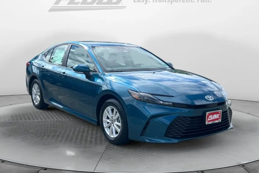 2026 Toyota Camry LE photo 1