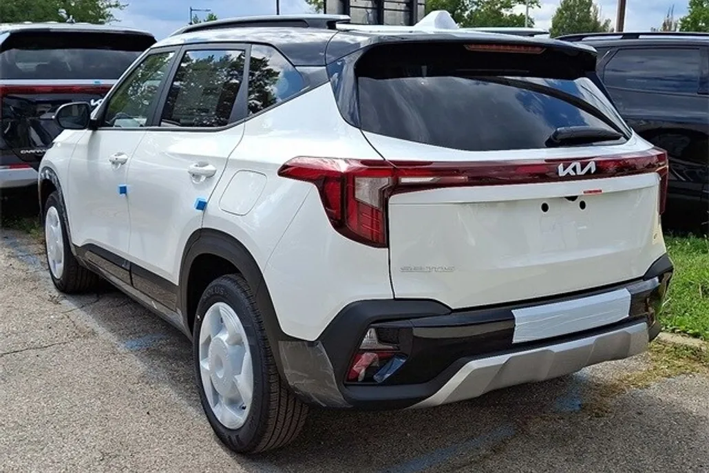 2026 Kia Seltos S photo 1
