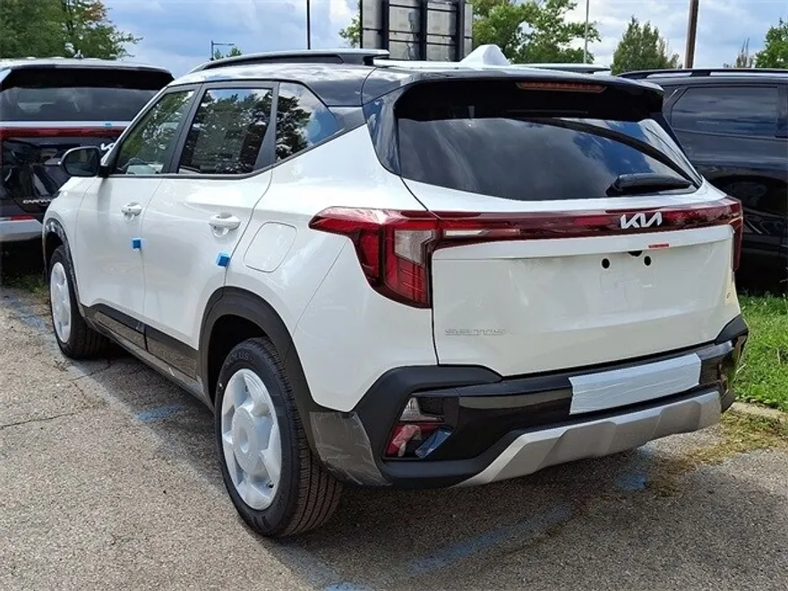 2026 Kia Seltos S photo 1