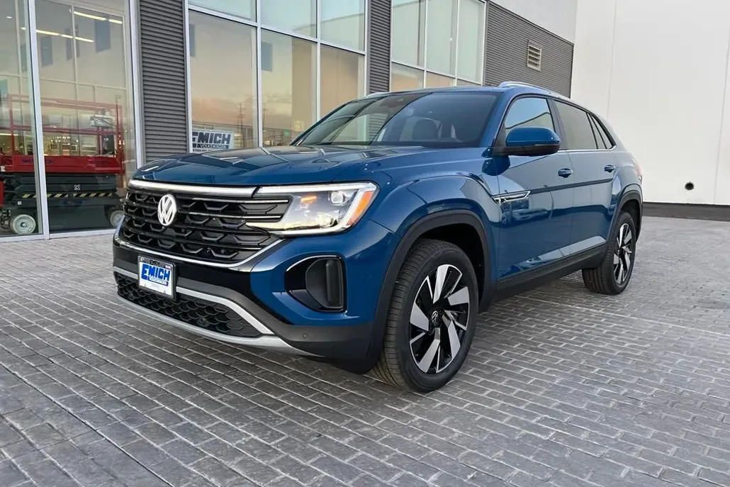 2025 Volkswagen Atlas Cross Sport SE Technology photo 1