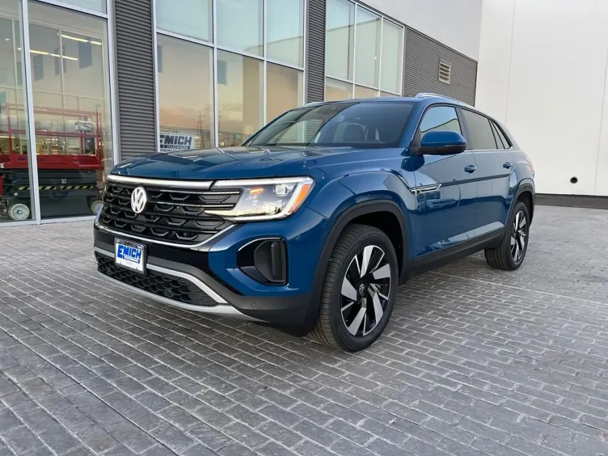 2025 Volkswagen Atlas Cross Sport SE Technology photo 1