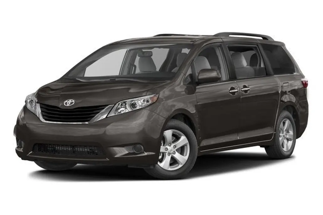 2017 Toyota Sienna LE photo 1