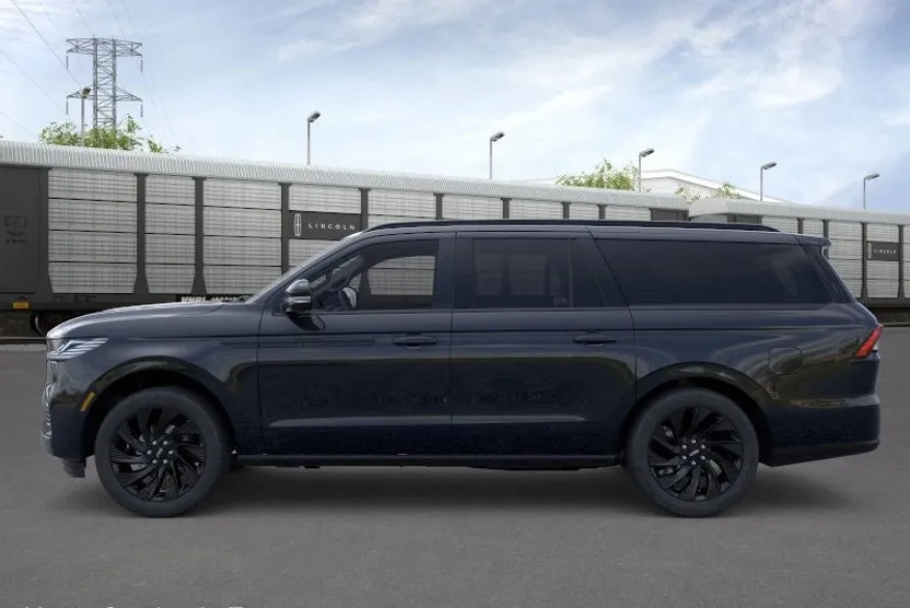 2025 Lincoln Navigator L Reserve photo 1