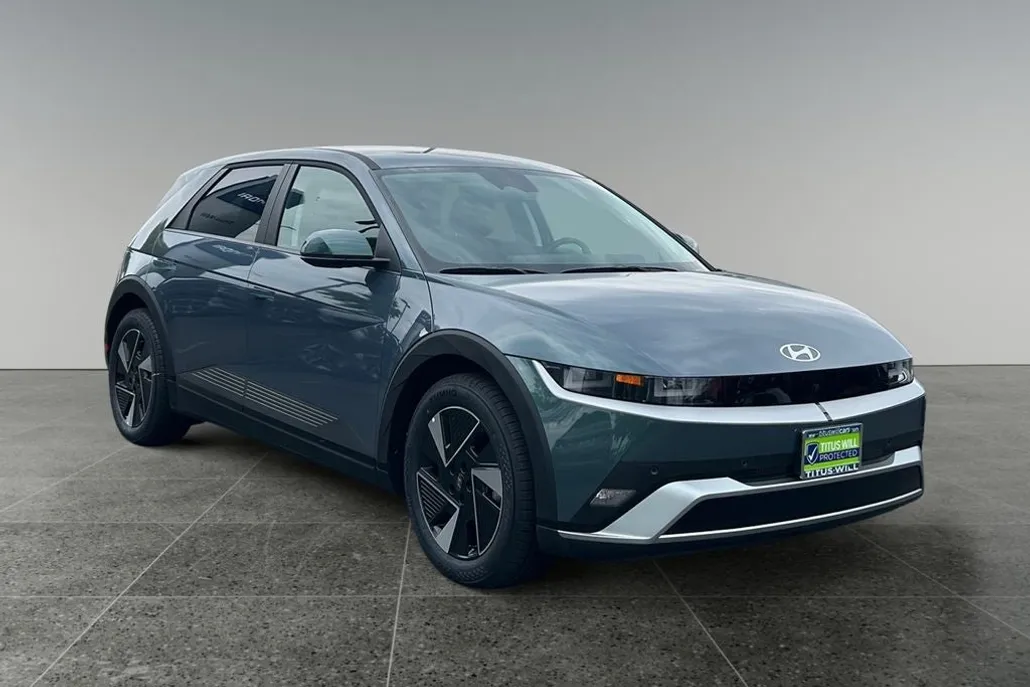 2025 Hyundai Ioniq 5 SE photo 1