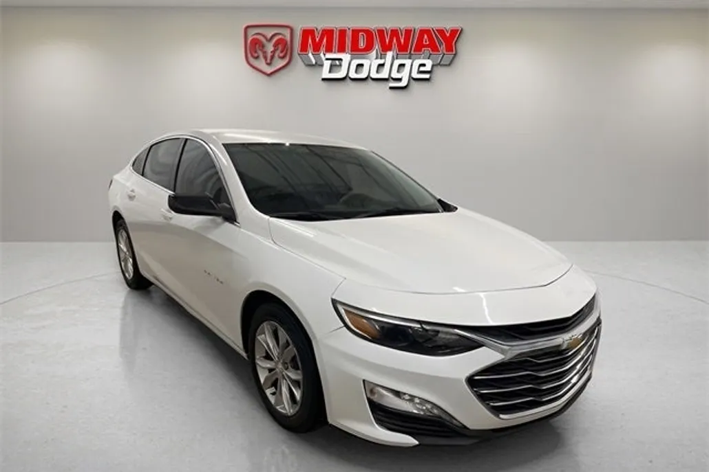 2022 Chevrolet Malibu 1LT photo 1