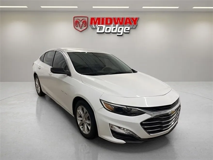 2022 Chevrolet Malibu 1LT photo 1