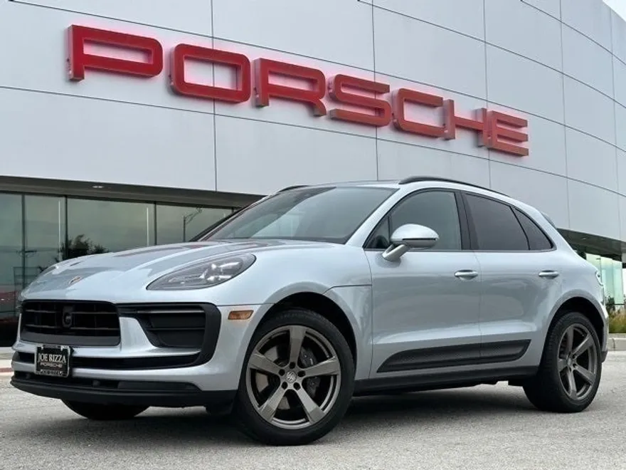 2023 Porsche Macan Base photo 1