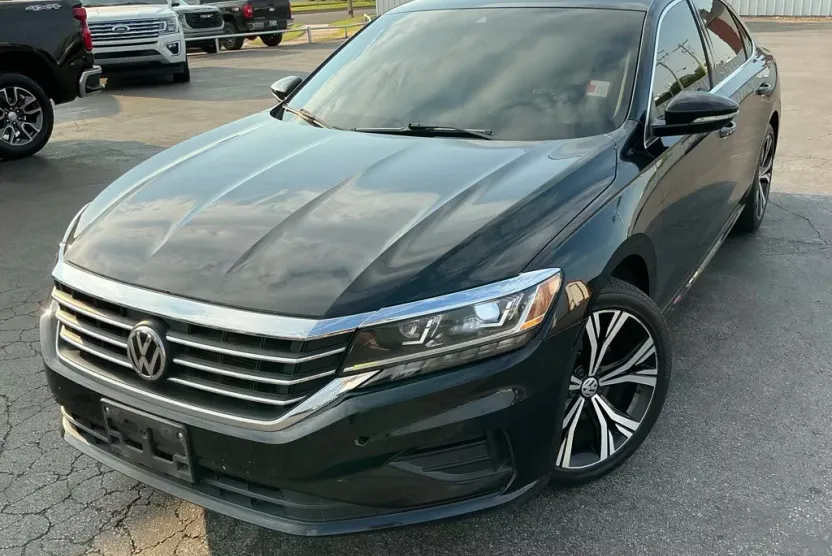 2021 Volkswagen Passat 2.0T SE photo 1