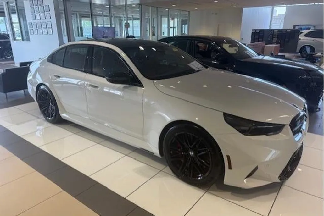 2026 Bmw M5 5 photo 1