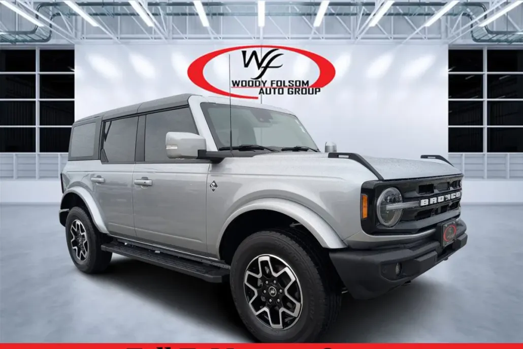 2023 Ford Bronco Outer Banks photo 1