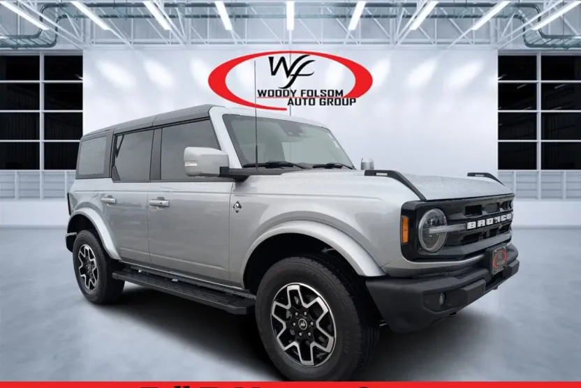 2023 Ford Bronco Outer Banks photo 1