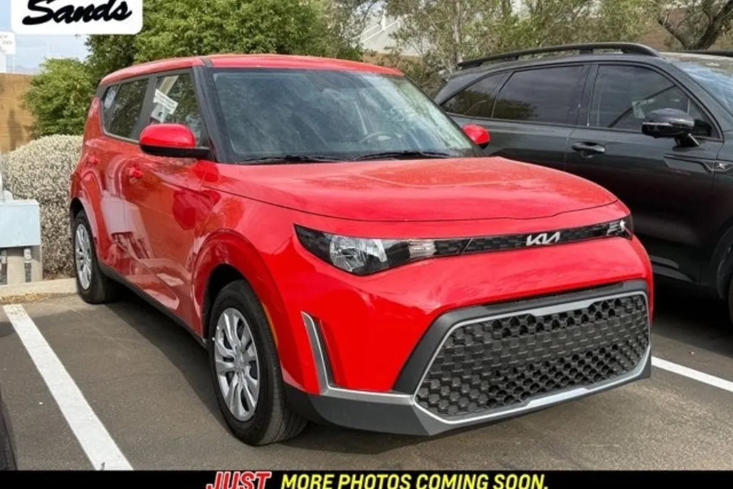 2025 Kia Soul LX photo 1