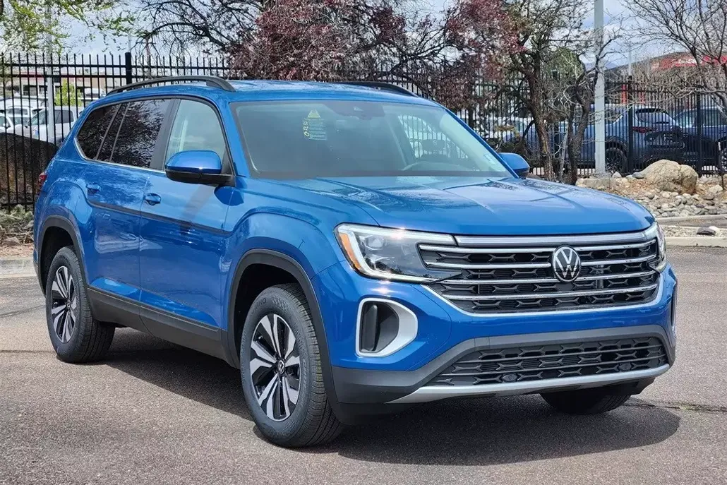 2025 Volkswagen Atlas Cross Sport SE photo 1