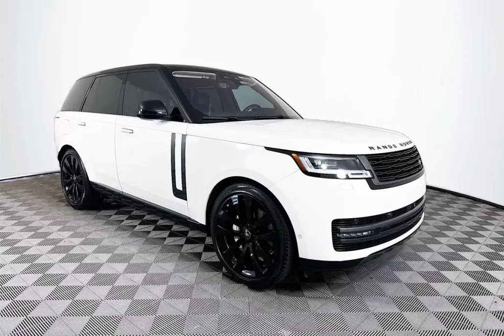 2022 Land Rover Range Rover SE photo 1