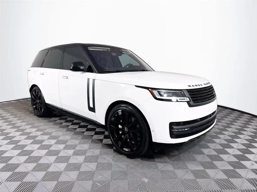 2022 Land Rover Range Rover SE photo 1