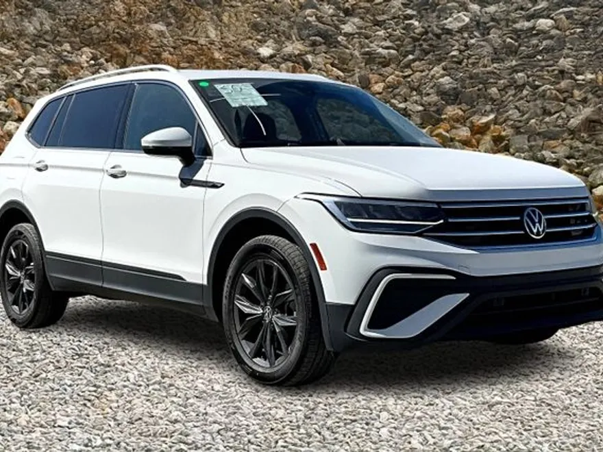 2022 Volkswagen Tiguan SE photo 1