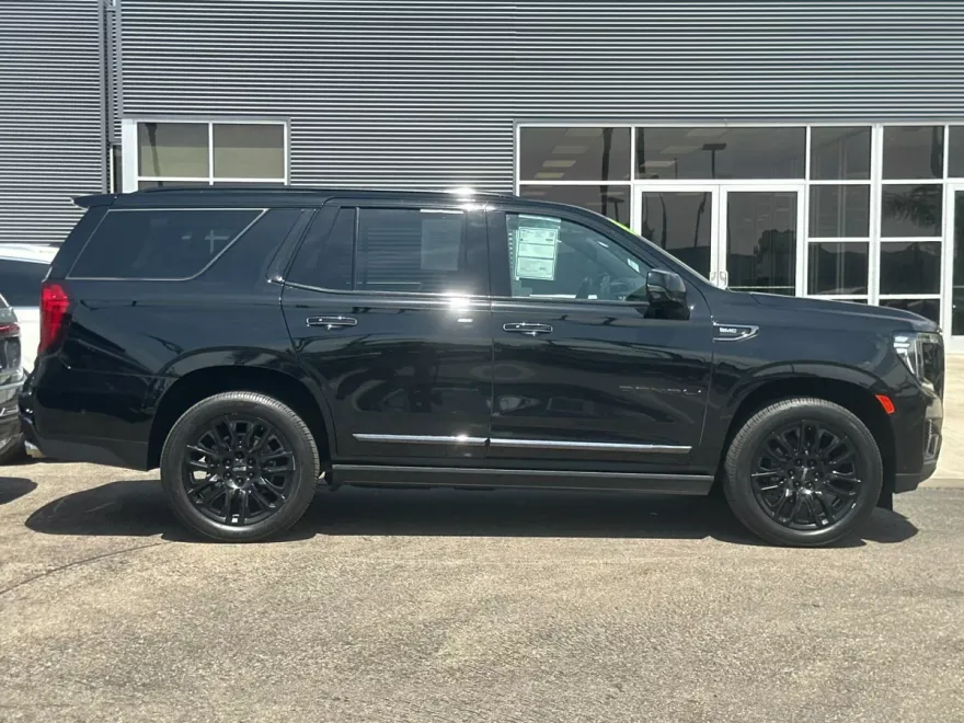 2023 Gmc Yukon Denali Ultimate photo 1