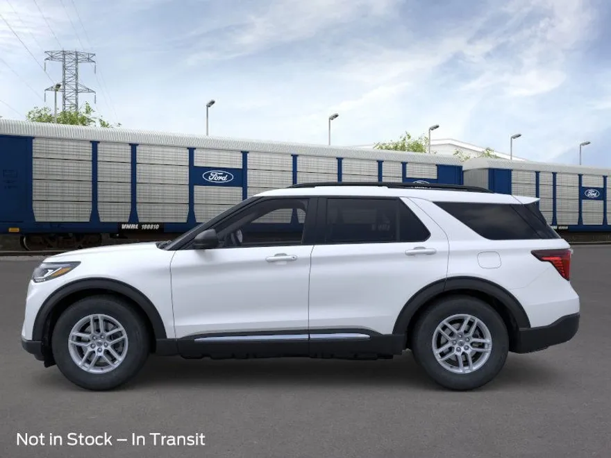 2025 Ford Explorer photo 1