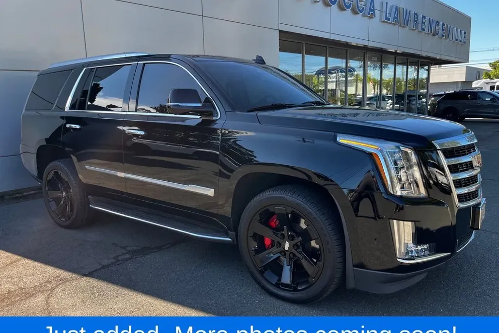2019 Cadillac Escalade Luxury photo 1