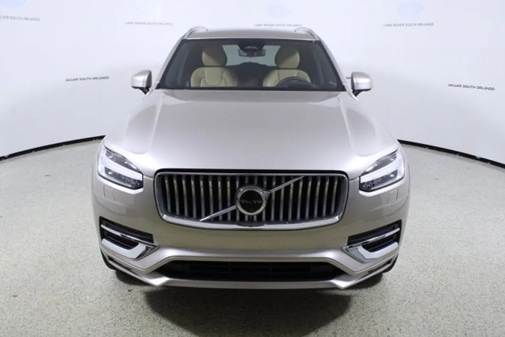 2025 Volvo XC90 AWD photo 1