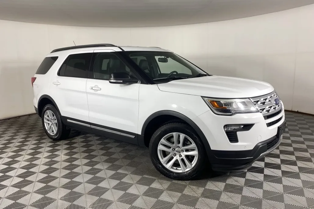 2018 Ford Explorer XLT photo 1