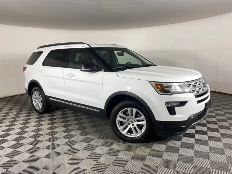 2018 Ford Explorer XLT photo 1