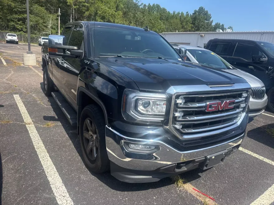 2017 Gmc Sierra 1500 SLT photo 1