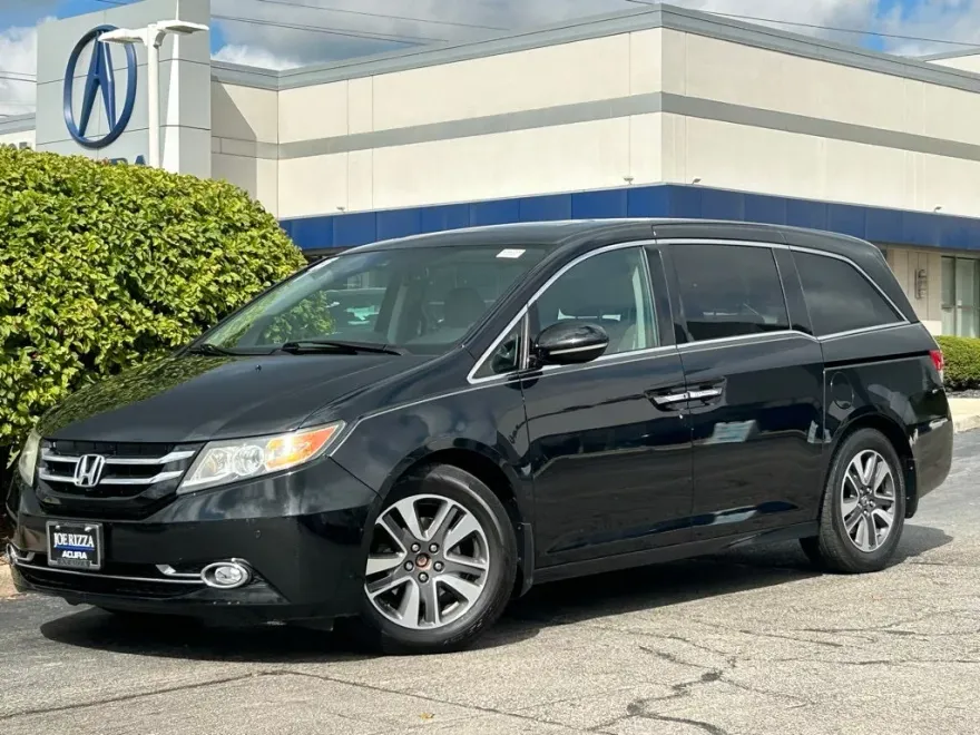 2015 Honda Odyssey Touring Elite photo 1