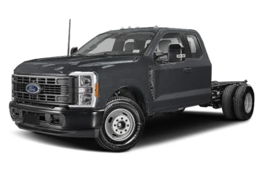 2025 Ford F-350 XL photo 1
