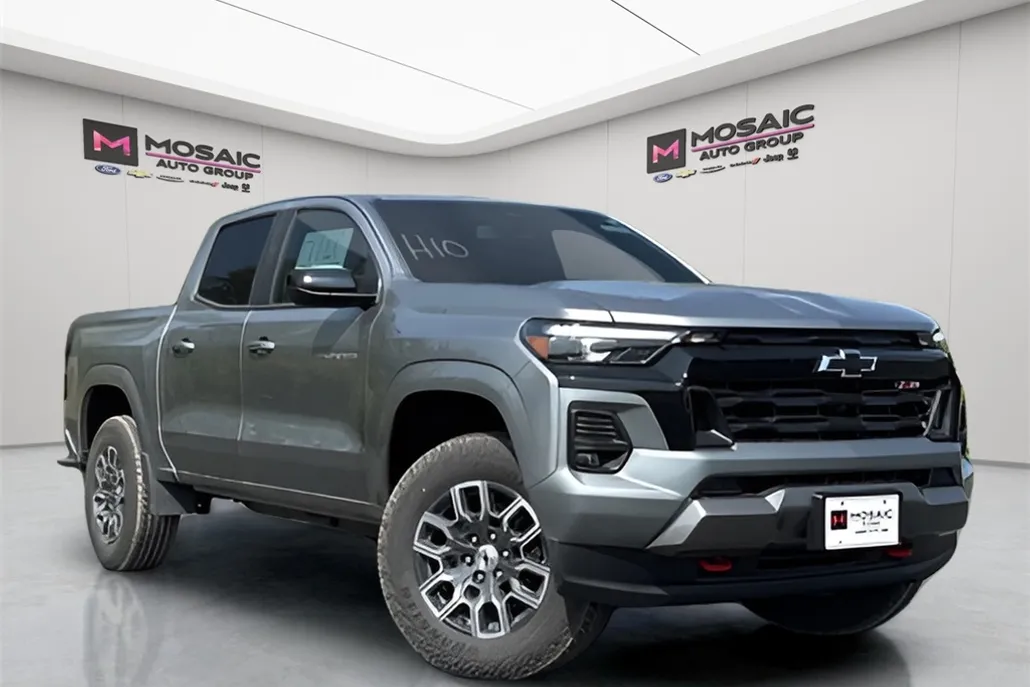2025 Chevrolet Colorado Z71 photo 1