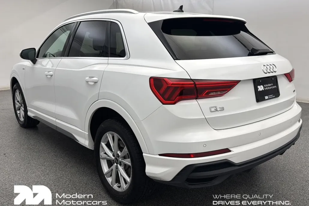 2023 Audi Q3 S line Premium photo 1