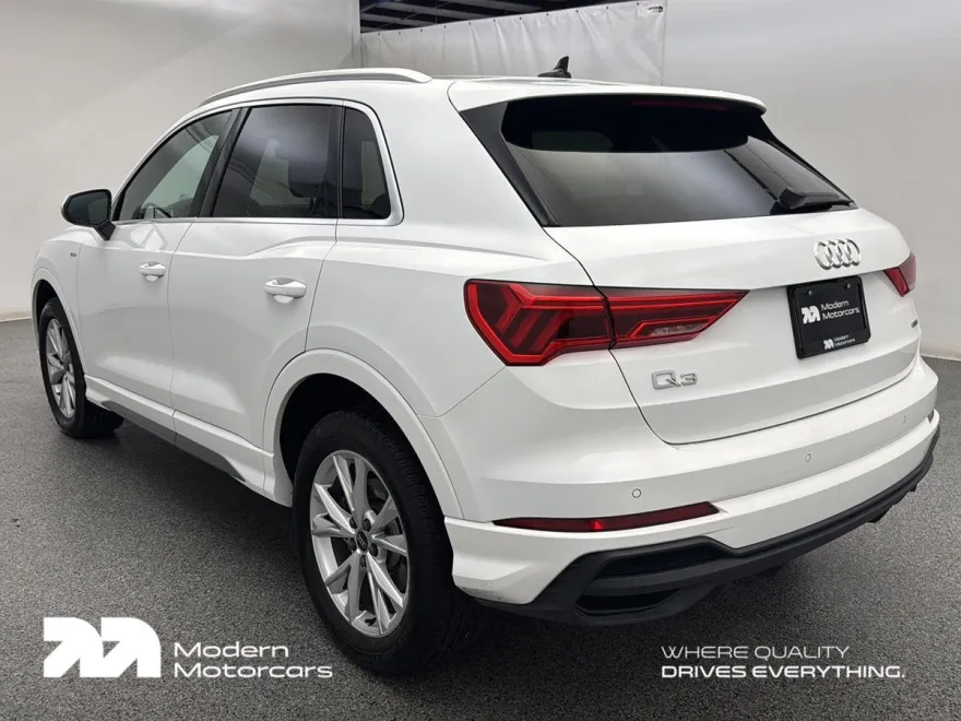 2023 Audi Q3 S line Premium photo 1