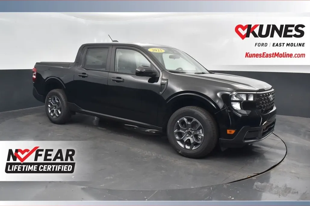 2025 Ford Maverick XLT photo 1