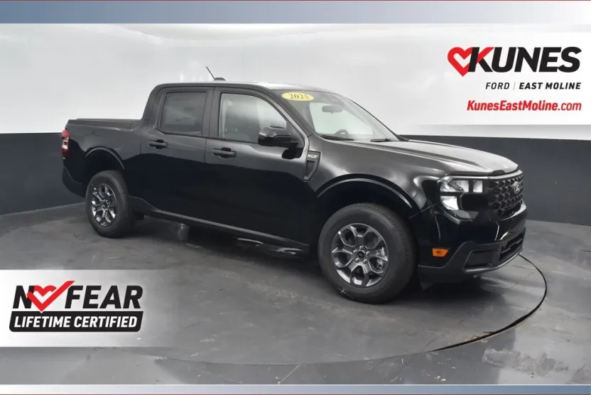 2025 Ford Maverick XLT photo 1
