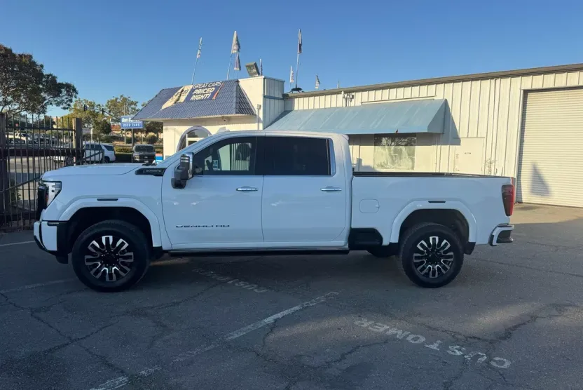 2024 Gmc Sierra HD Denali Ultimate photo 1