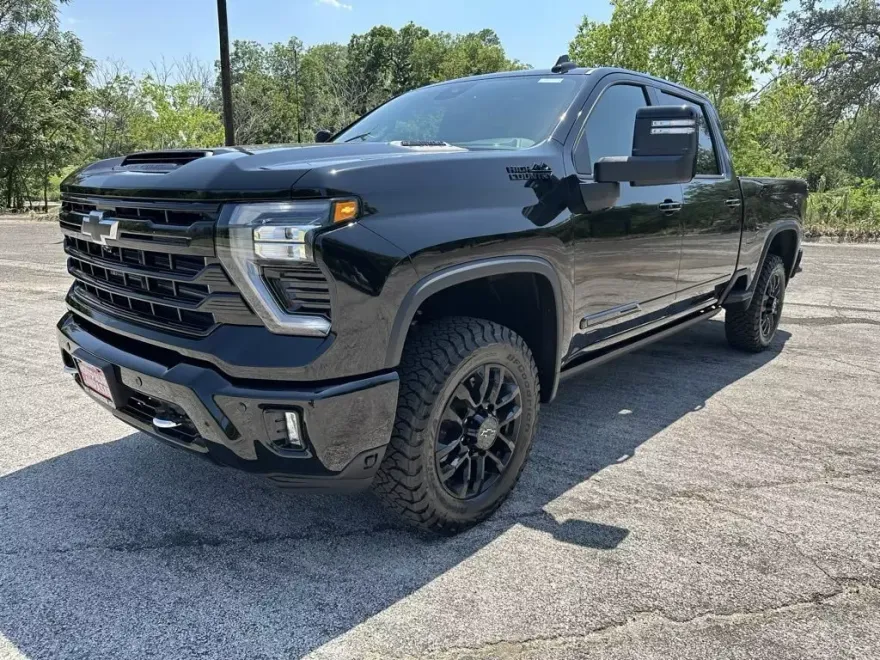 2025 Chevrolet Silverado 2500HD High Country photo 1