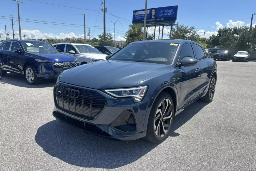 2023 Audi e-tron Sportback S line Premium Plus photo 1