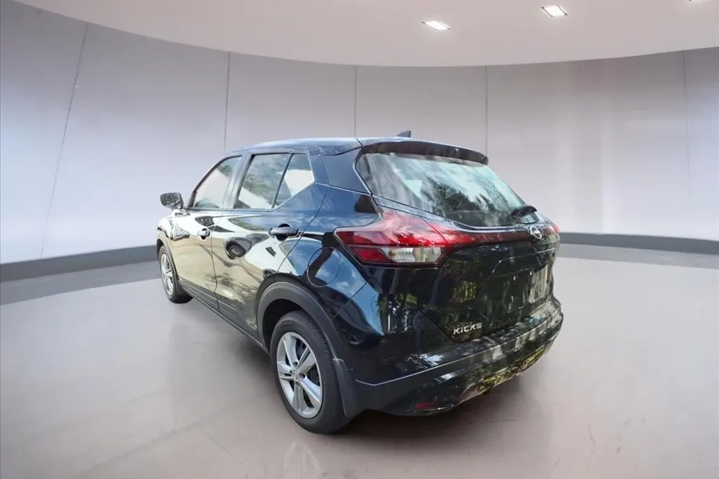 2025 Nissan Kicks Play S photo 1