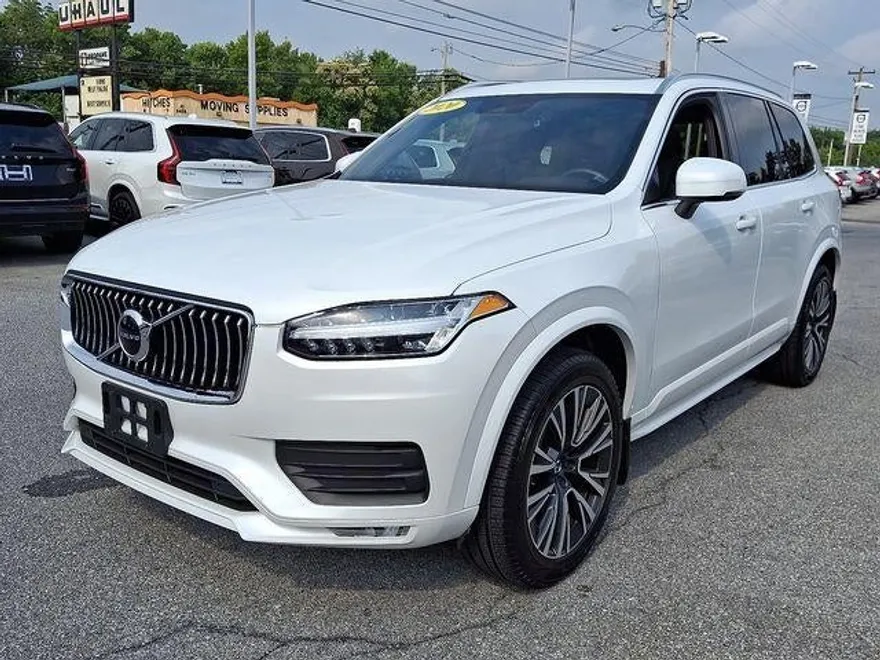 2020 Volvo XC90 T6 AWD Momentum photo 1